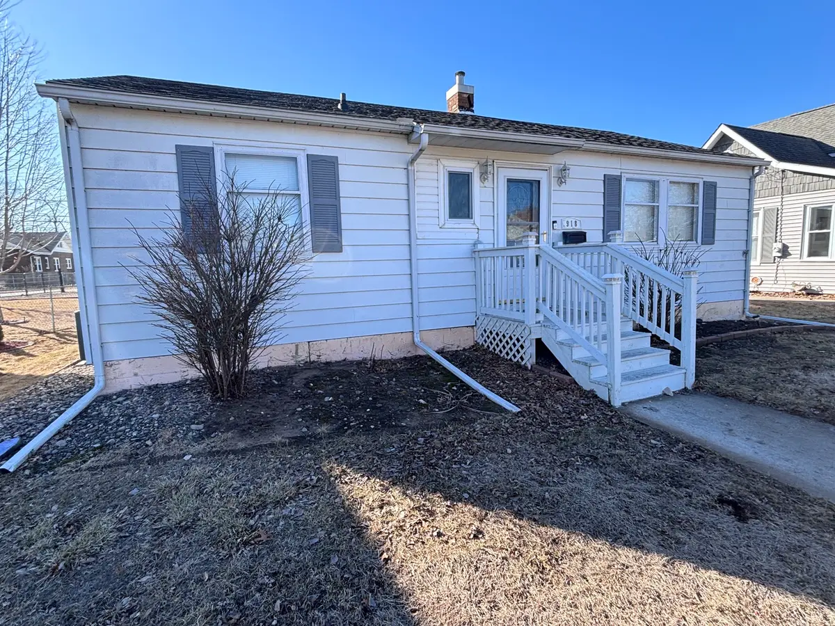 918 14th Avenue, Fulton, IL 61252 - #1