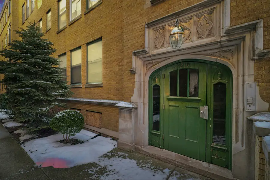 7219 S Yates Boulevard #3A, Chicago, IL 60649 - #2