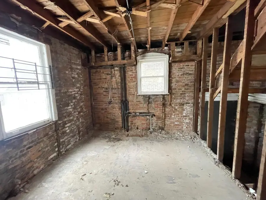 8325 S Cregier Avenue, Chicago, IL 60617 - #3