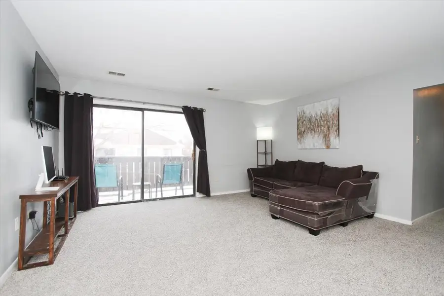 2332 N Old Hicks Road #8, Palatine, IL 60074 - Image #3