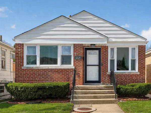 5226 N Moody Avenue, Chicago, IL 60630