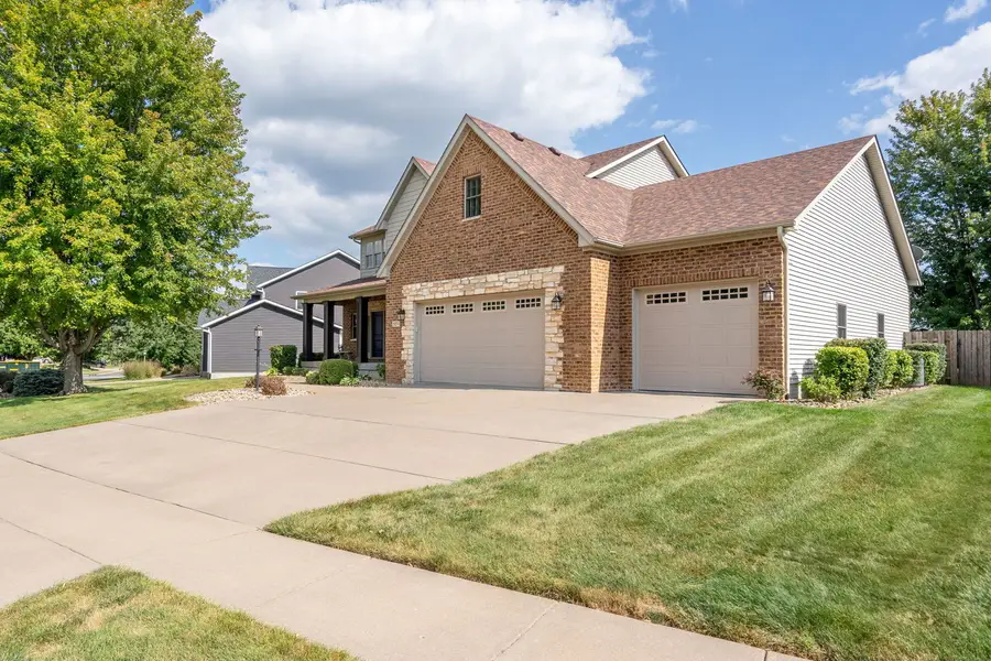 3271 Valleywynds Drive, Bettendorf, IA 52722 - #2