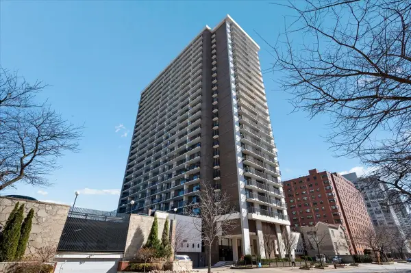 5855 N Sheridan Road #25G, Chicago, IL 60660