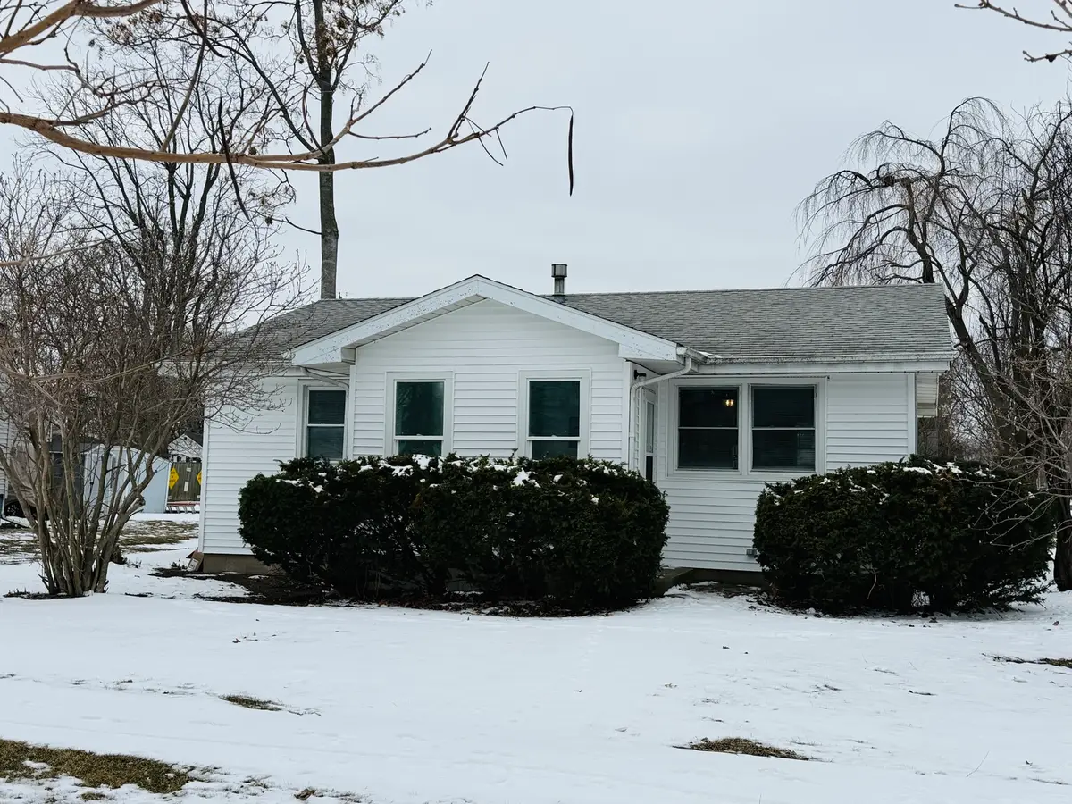 121 N West Street, Gibson City, IL 60936 - #1