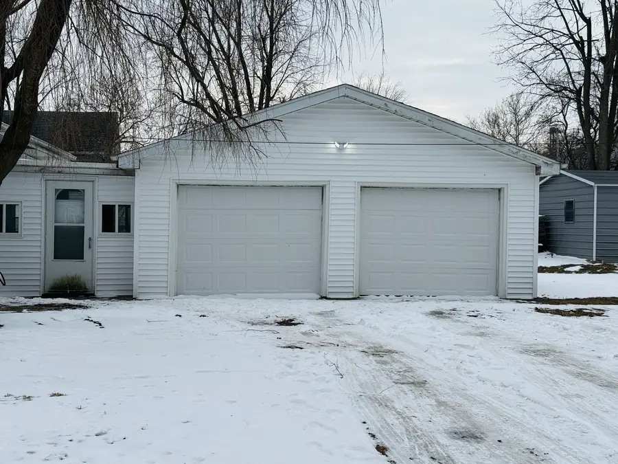 121 N West Street, Gibson City, IL 60936 - #3