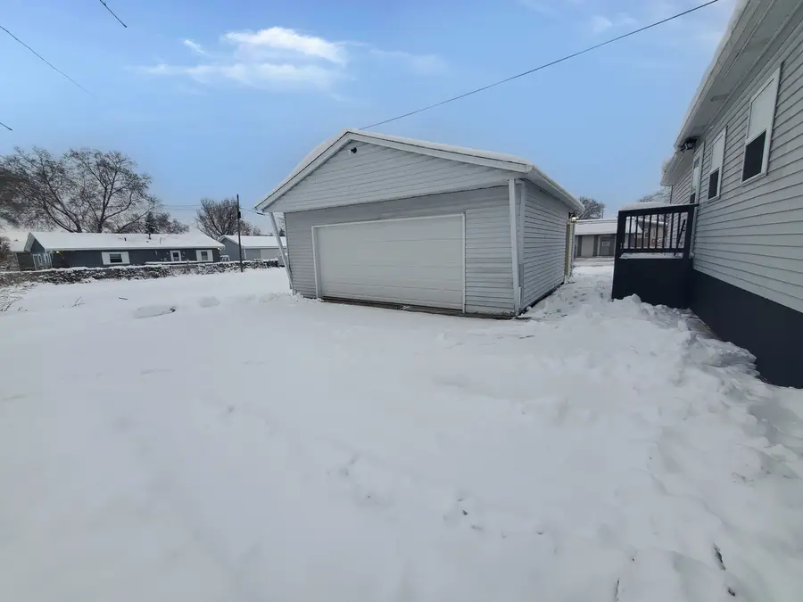 225 6th Avenue W, Andalusia, IL 61232 - #2