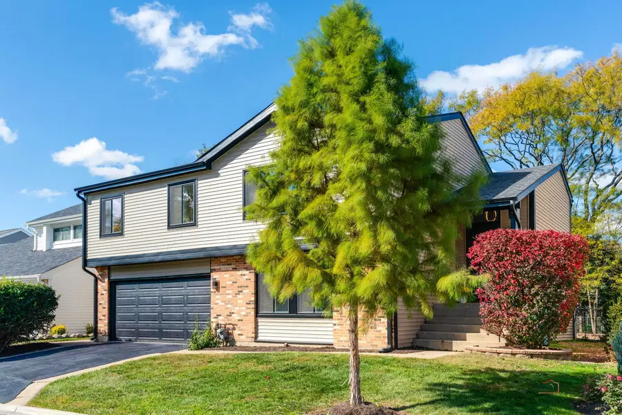 112 Ironwood Court, Rolling Meadows, IL 60008 - #2