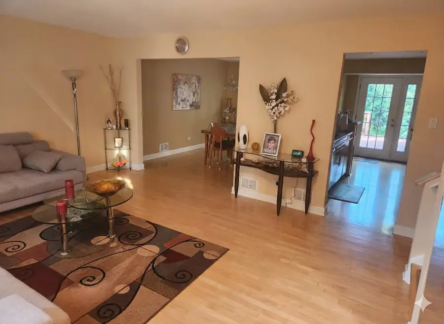 700 N Lakeside Drive, Vernon Hills, IL 60061 - #3