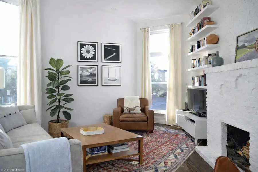 223 W Wisconsin Street #2C, Chicago, IL 60614 - #3