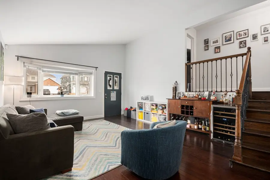 566 W Comstock Avenue, Elmhurst, IL 60126 - #3