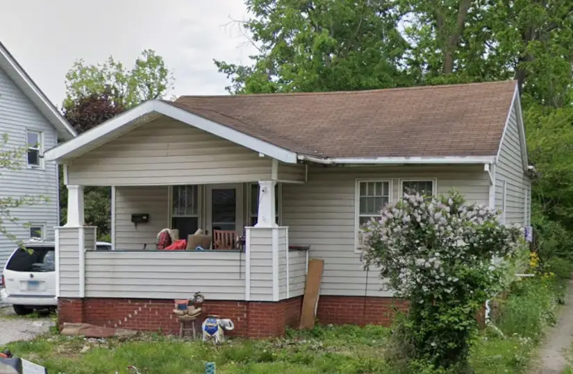 109 N 26th Street, Mattoon, IL 61938 - #1