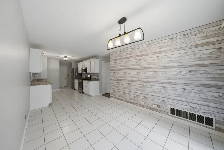 16805 S Morel Street, Lockport, IL 60441 - Image #2