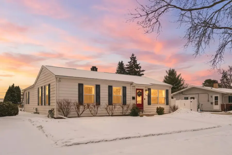 289 Navajo Trail, Buffalo Grove, IL 60089 - #2