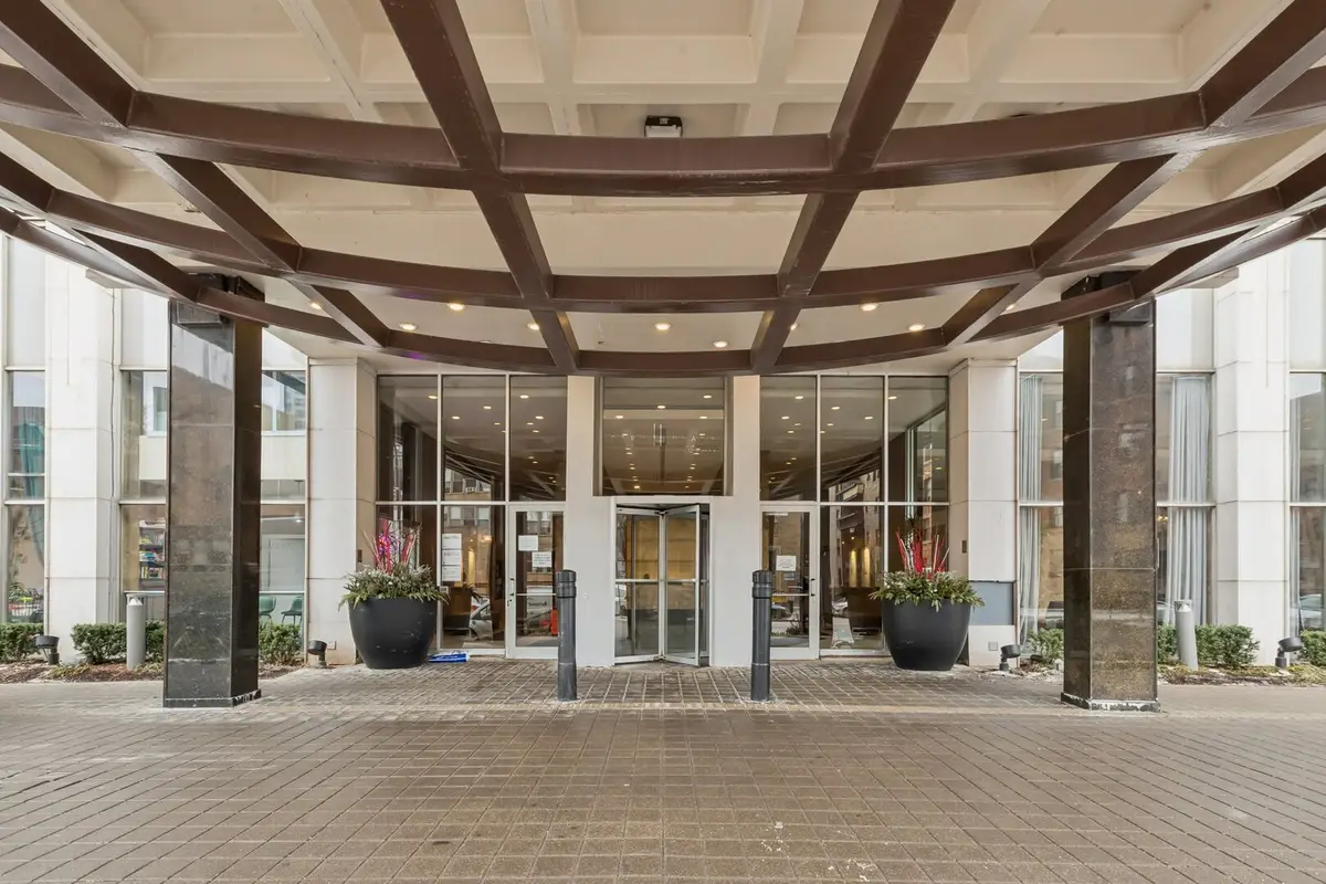 655 W Irving Park Road #4212, Chicago, IL 60613 - Image #1