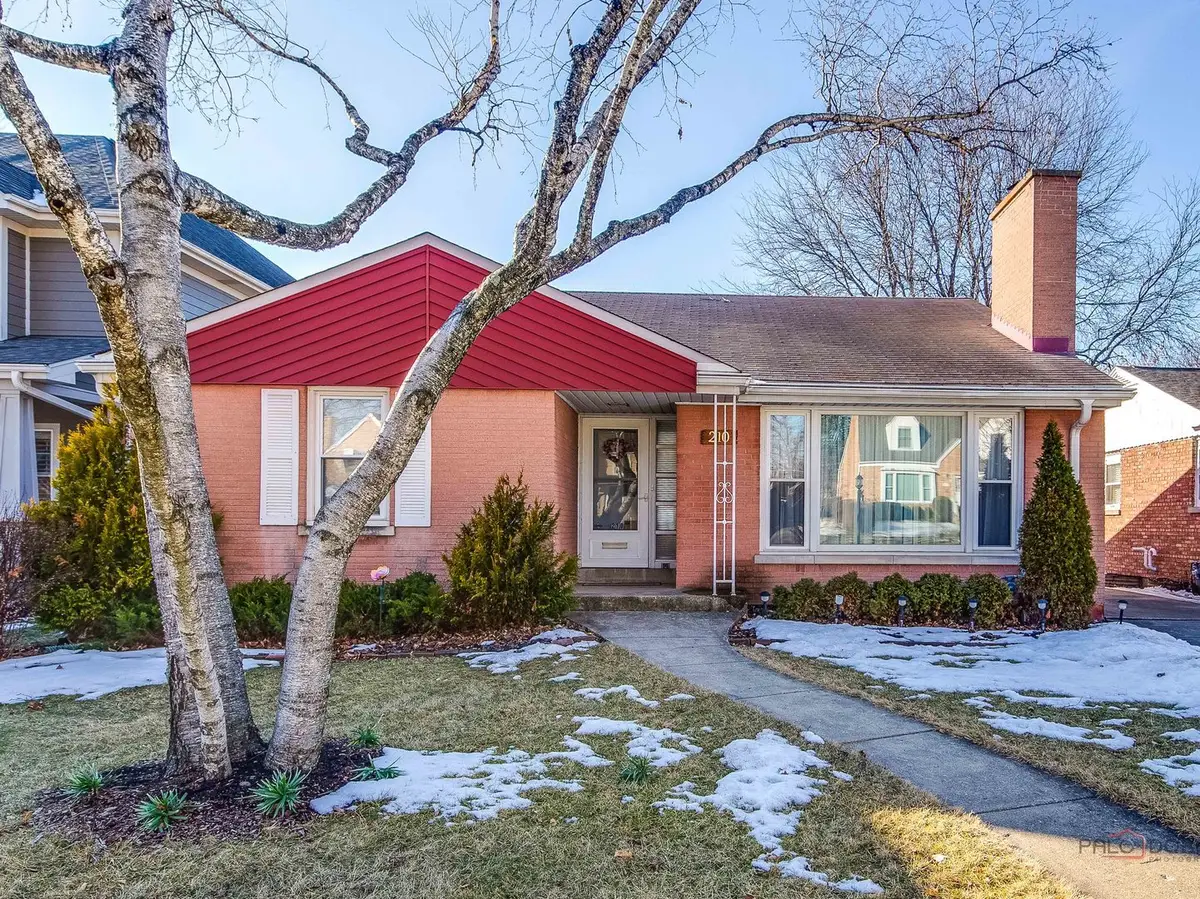 210 S Wa Pella Avenue, Mount Prospect, IL 60056 - #1