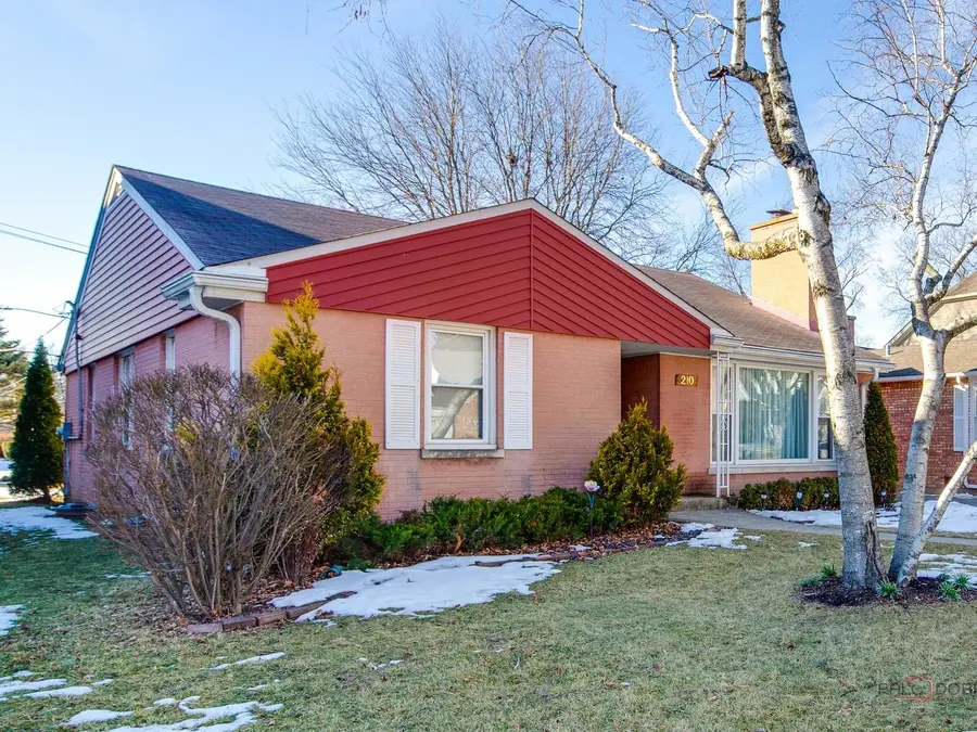 210 S Wa Pella Avenue, Mount Prospect, IL 60056 - #2