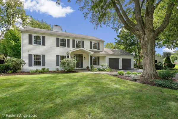 743 S Country Drive, Barrington, IL 60010