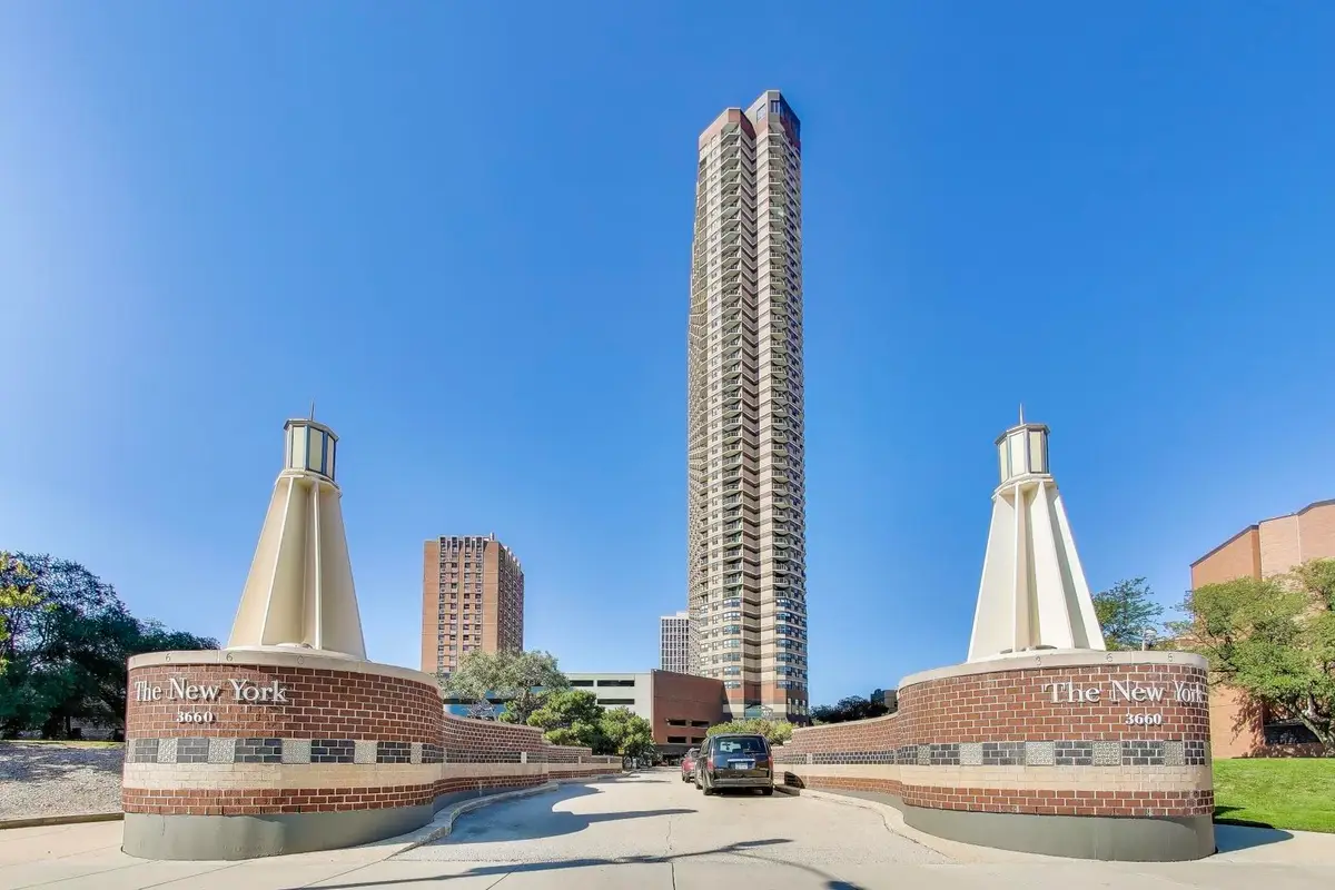 3660 N Lake Shore Drive #3401, Chicago, IL 60613 - #1