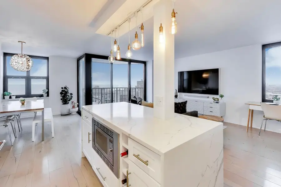 3660 N Lake Shore Drive #3401, Chicago, IL 60613 - #2