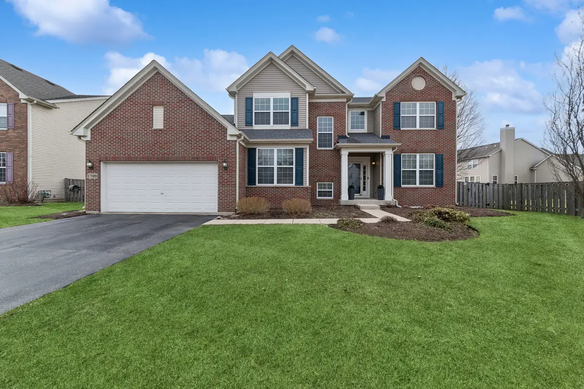 1709 Belcourt, Elgin, IL 60120 - #1