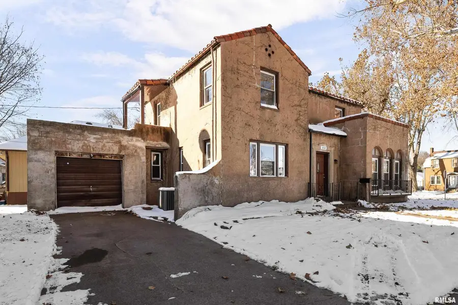 602 S 9th Street, Clinton, IA 52372 - #2