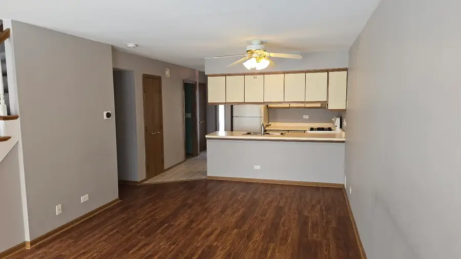 482 Nicole Drive #8B, Bartlett, IL 60103 - Image #3