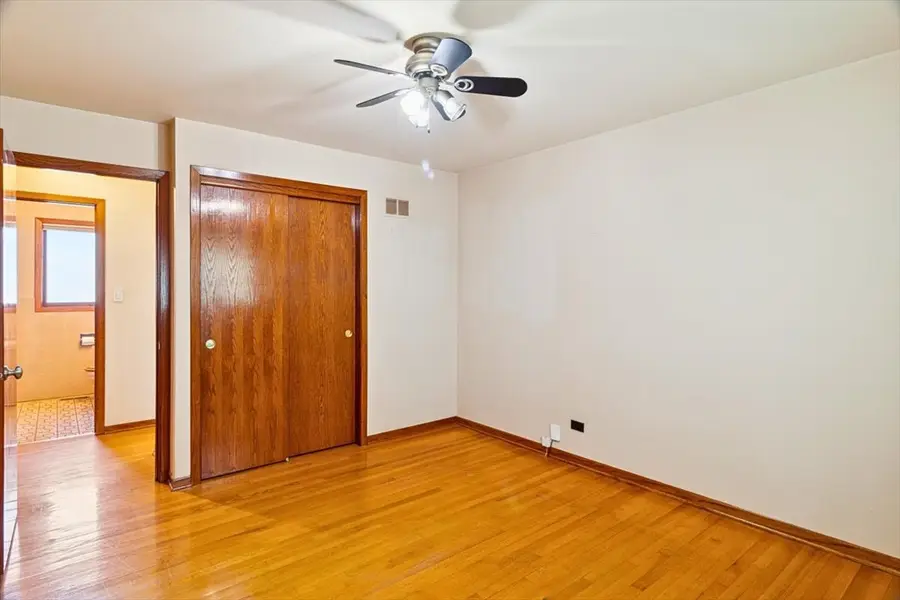 8301 Normandy Avenue, Burbank, IL 60459 - Image #3