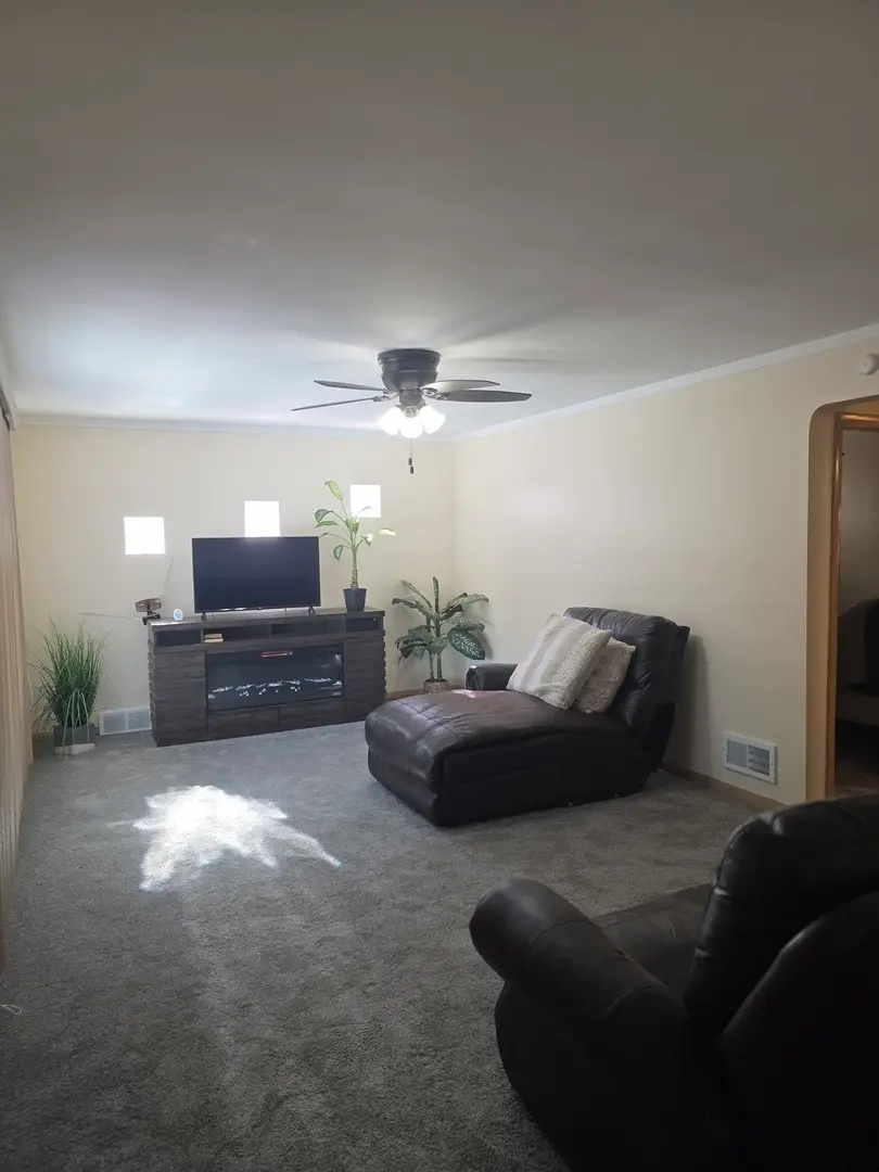 8634 S Kolin Avenue, Chicago, IL 60652 - Image #2