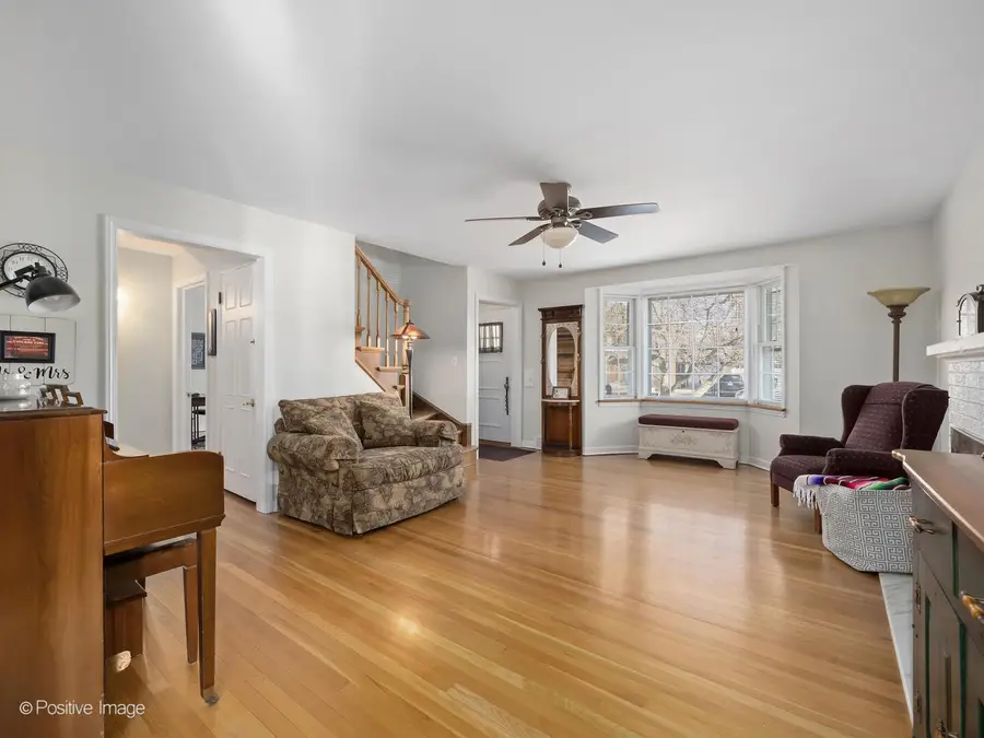 696 S Prospect Avenue, Elmhurst, IL 60126 - #3