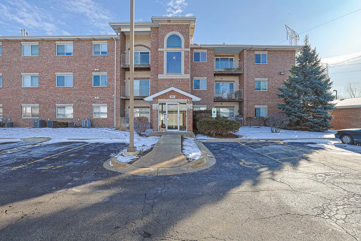 881 N Swift Road #206, Addison, IL 60101 - Image #1
