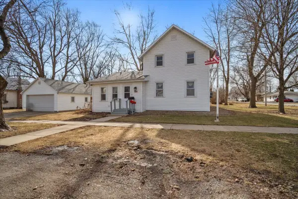 429 W Owsley Street, Chenoa, IL 61726