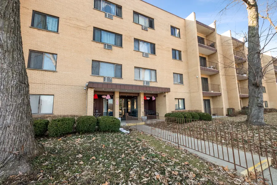6670 S Brainard Avenue #411, Countryside, IL 60525 - #2
