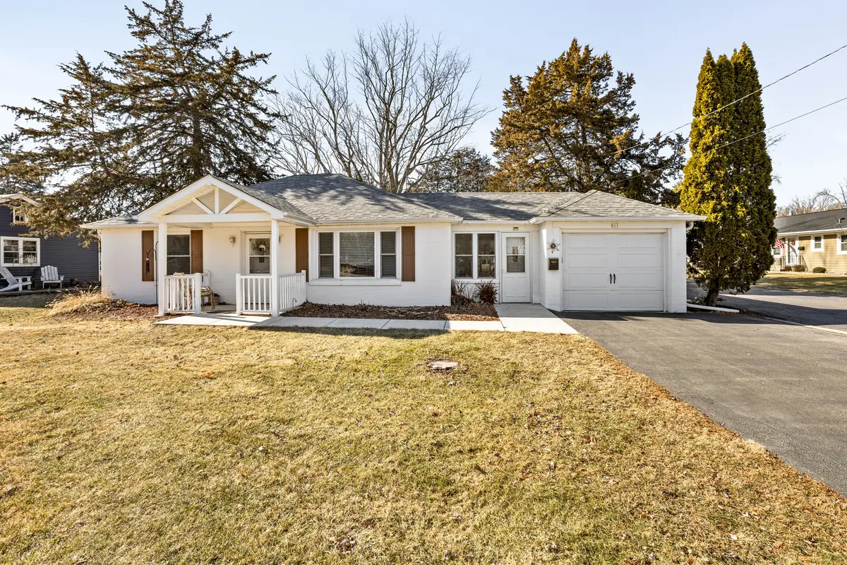 611 N West Street, Sandwich, IL 60548 - #1