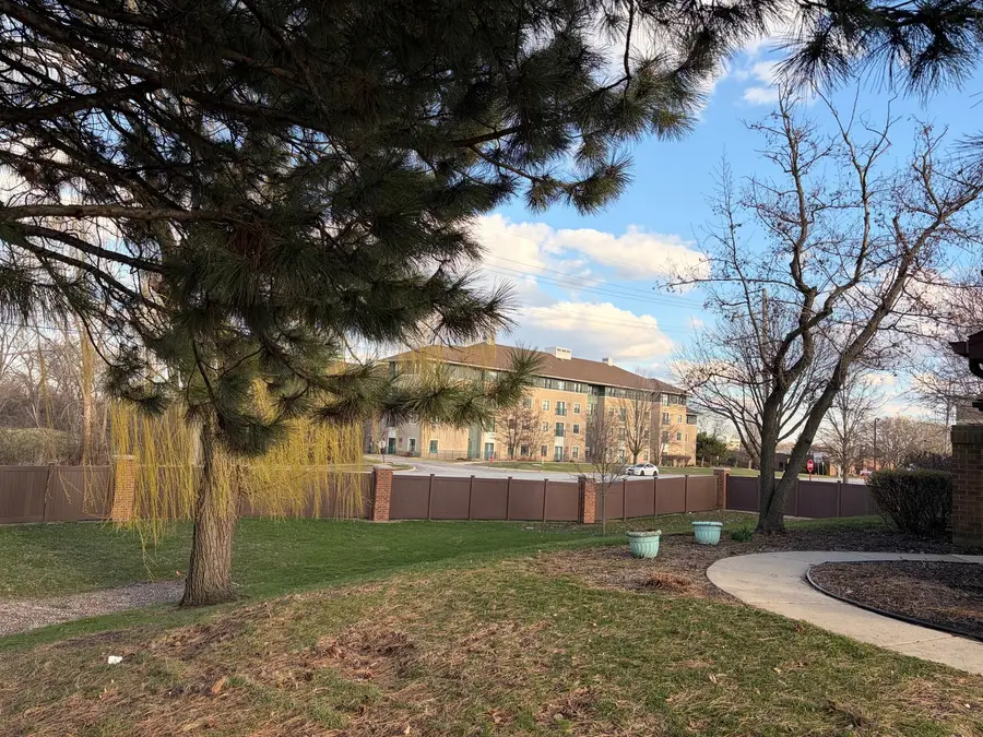 15 Indian Trail Drive #15, Westmont, IL 60559 - #3