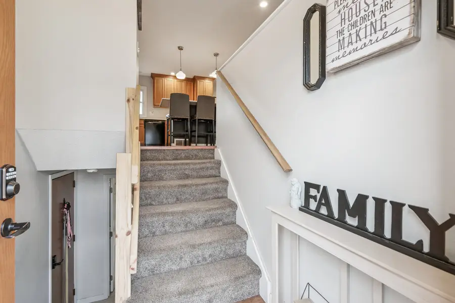 1624 9th Street Nw, Clinton, IA 52732 - #3