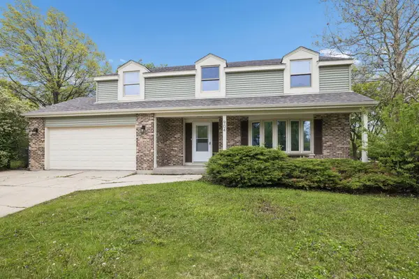 904 Iroquois Avenue, Naperville, IL 60563