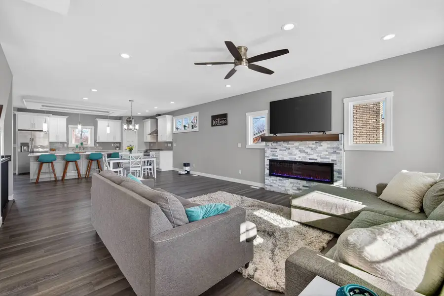 2716 W 38th Place, Davenport, IA 52806 - #2