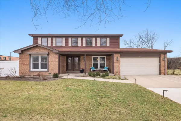 805 Sutton Drive, Northbrook, IL 60062