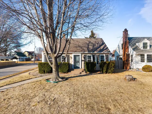 2304 Elm Street, Davenport, IA 52803