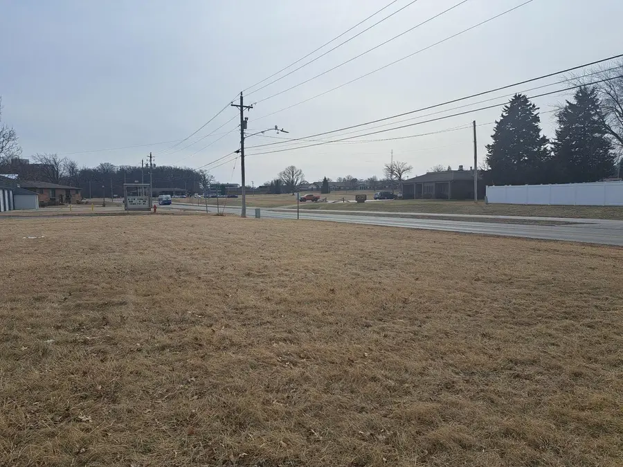 Lot 6 Illini Plaza, Silvis, IL 61282 - #2