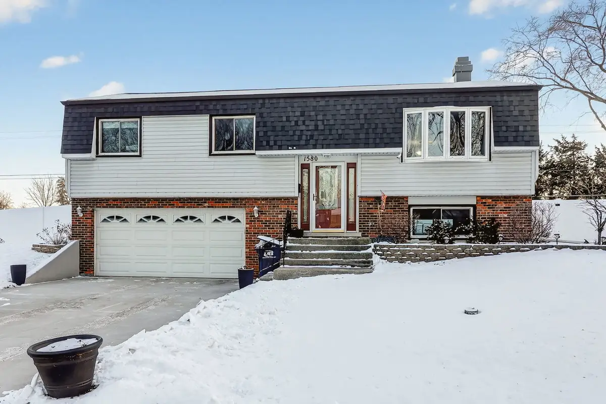 1580 College Lane S, Wheaton, IL 60189 - Image #1