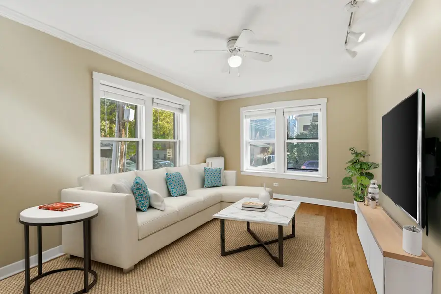 1014 W Barry Avenue #1, Chicago, IL 60657 - Image #2