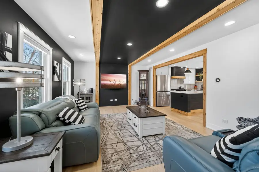 221 Olesen Drive, Naperville, IL 60540 - Image #3