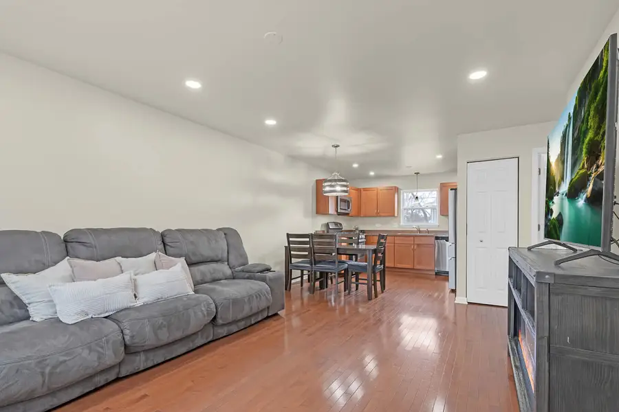 73 Wren Road, Carpentersville, IL 60110 - #3