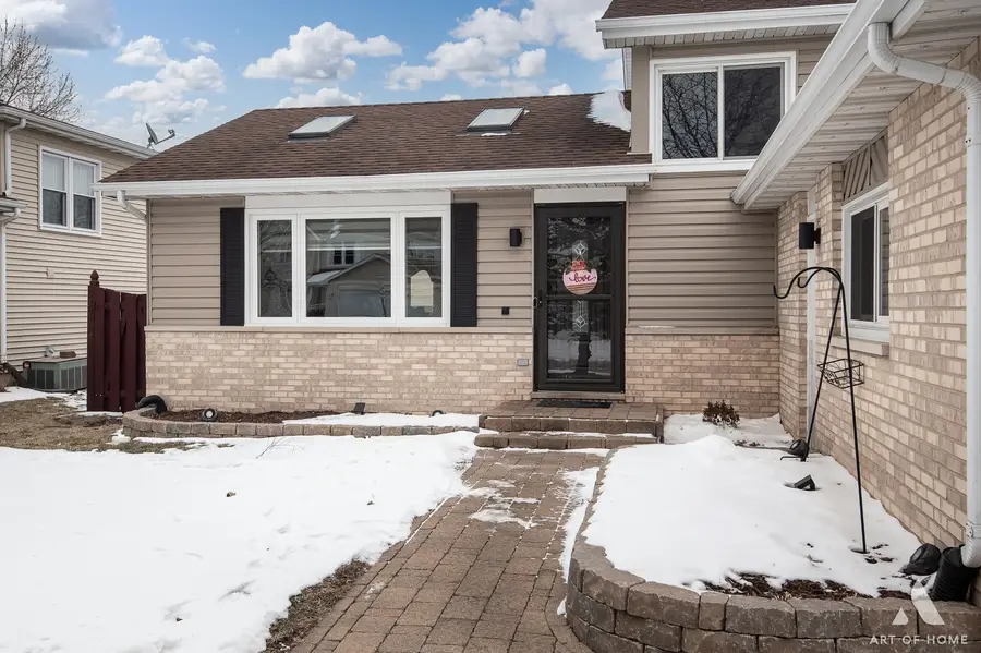 2800 Brisbane Drive, Lake In The Hills, IL 60156 - #2