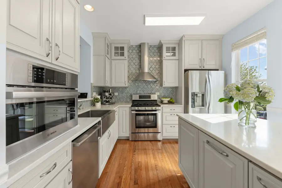 341 N Commerce Street, Aurora, IL 60504 - #2