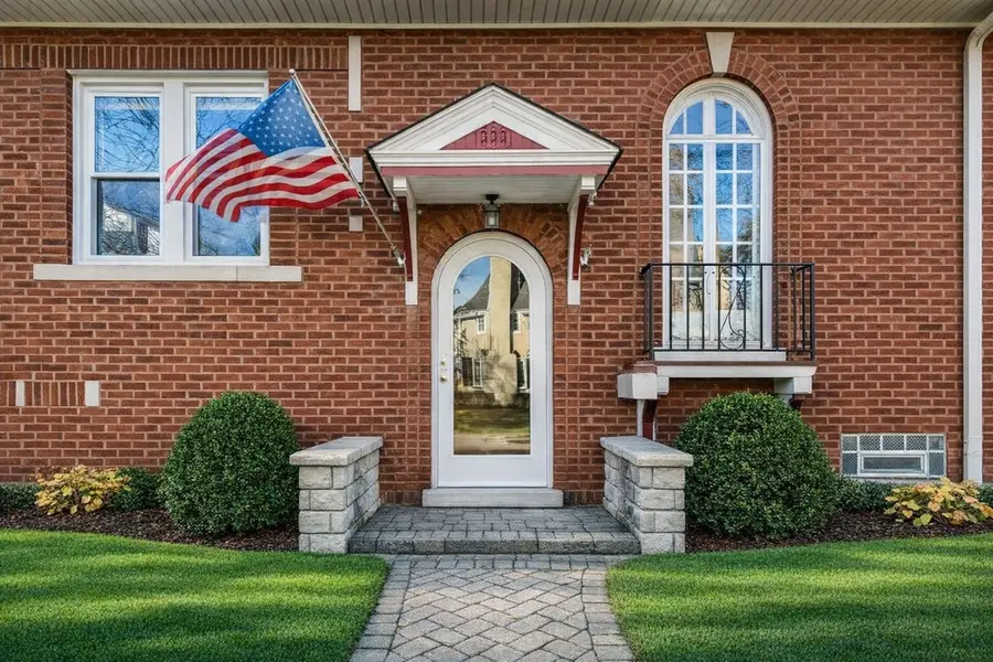 902 S Crescent Avenue, Park Ridge, IL 60068 - #2