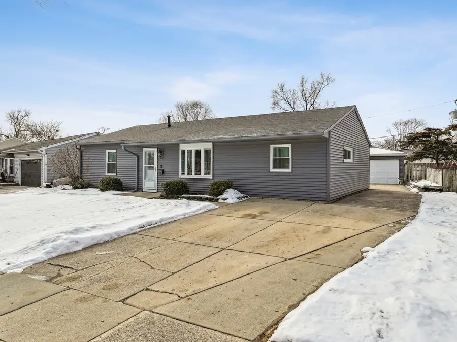 416 Concord Drive, Streamwood, IL 60107 - Image #2