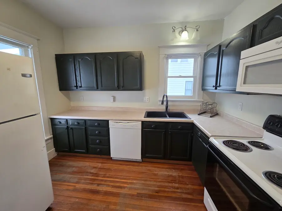 25 E Roosevelt Street, Freeport, IL 61032 - #2