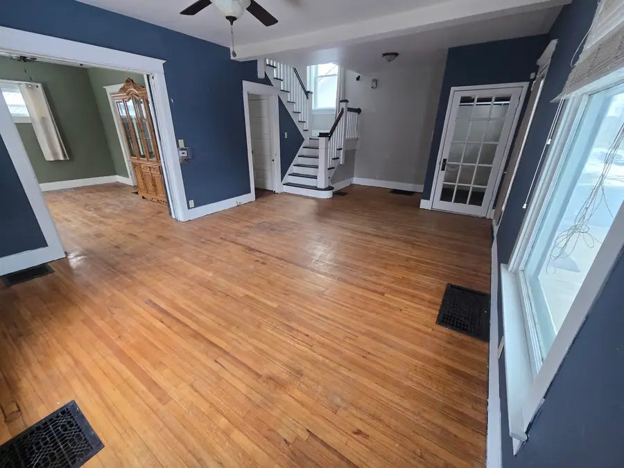 25 E Roosevelt Street, Freeport, IL 61032 - #3